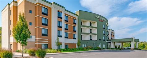 mohegan sun hotels near|Hotels near Mohegan Sun Arena.